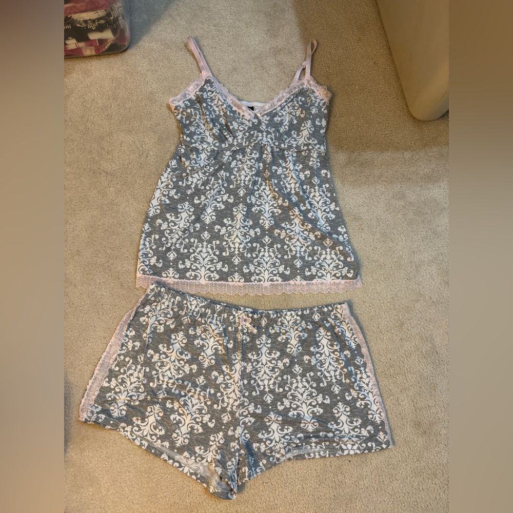 Women’s Laura Ashley Floral Pajama Set L